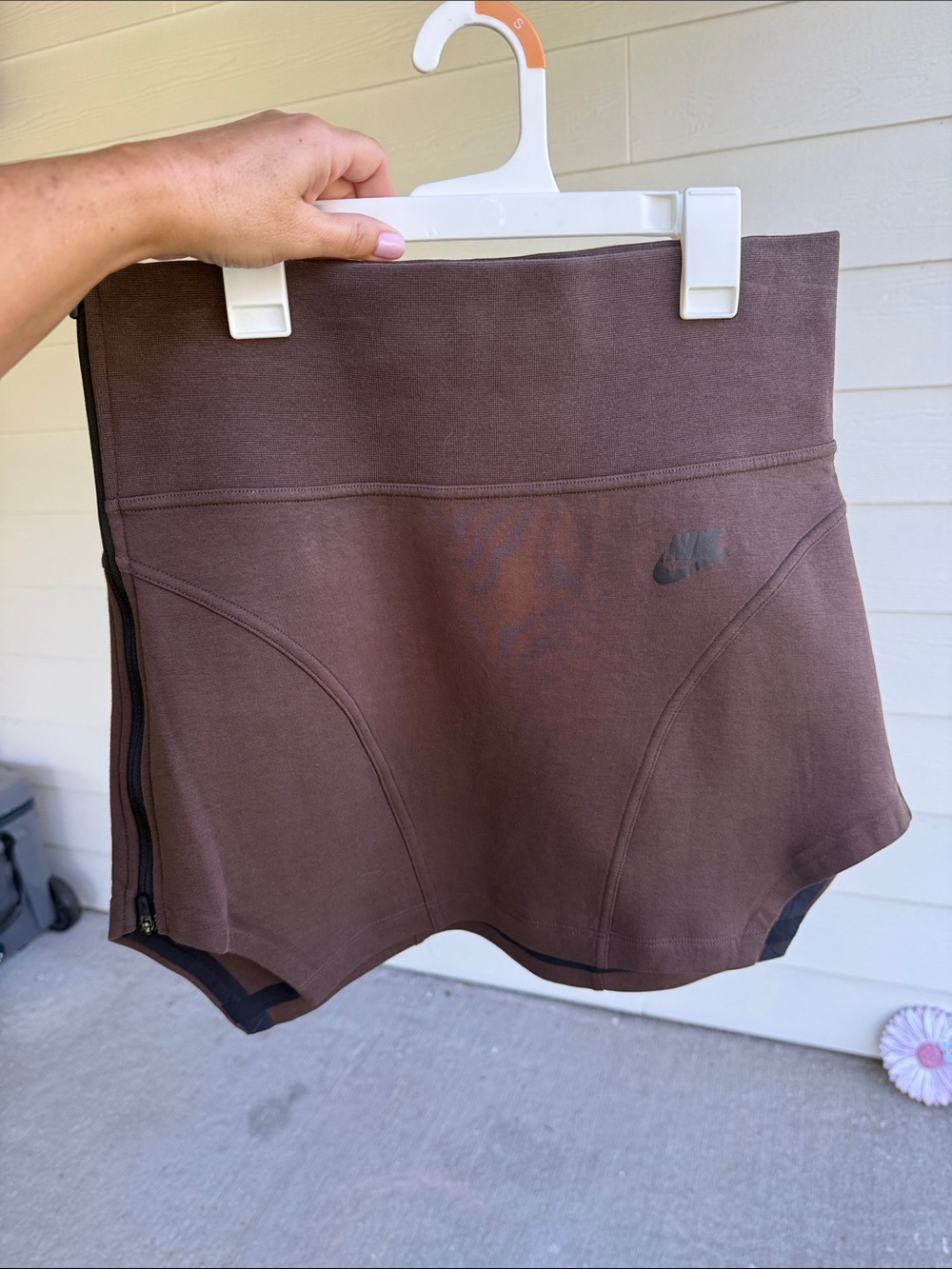 Nike Women’s Brown High-Waist Athletic Skirt with Side Zipper
